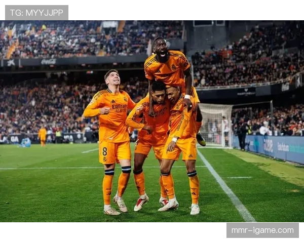 贝林厄姆庆祝动作引热议，温情致敬挚友彰显球场情谊