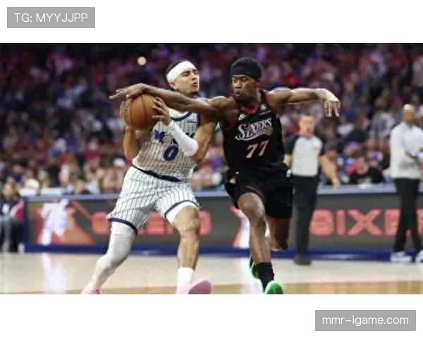 泰雷西·马克西无球跑动频繁拉开空间 提升76人核心得分效率